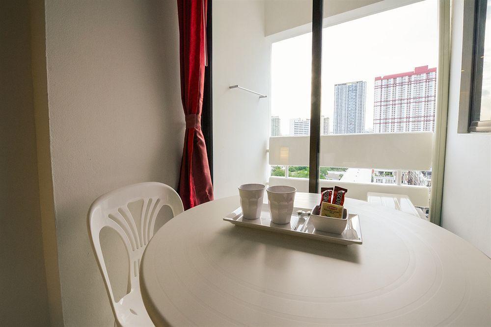 A-2 House Hostel Bangkok Buitenkant foto