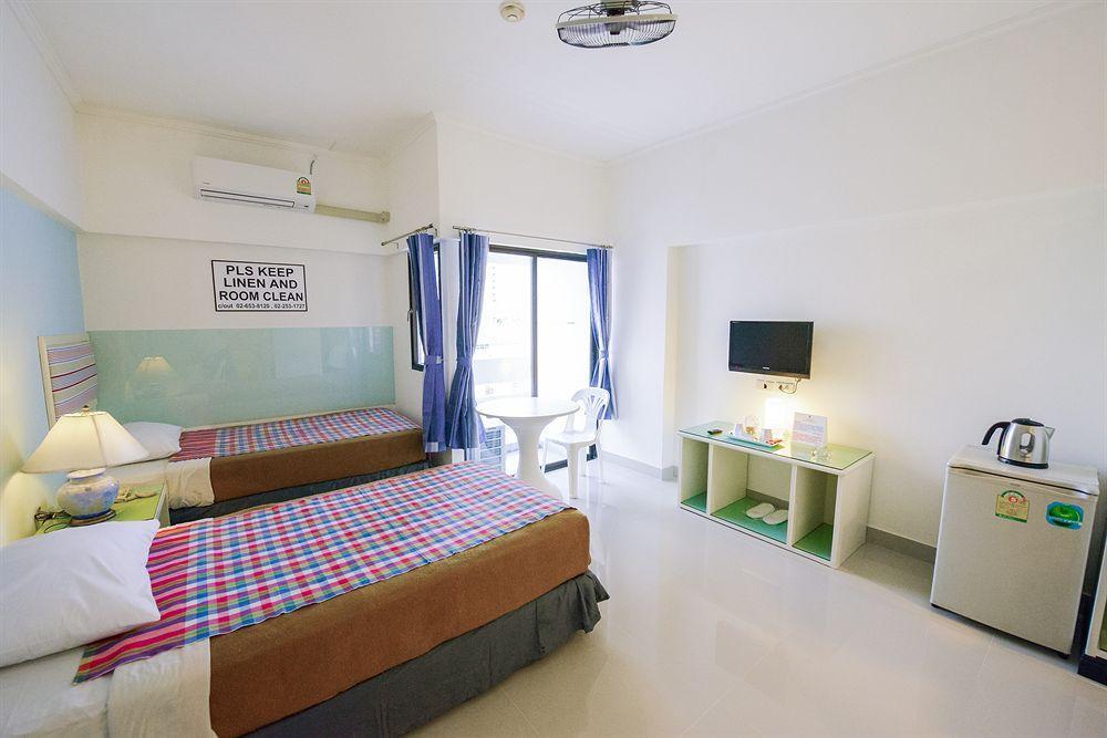 A-2 House Hostel Bangkok Buitenkant foto