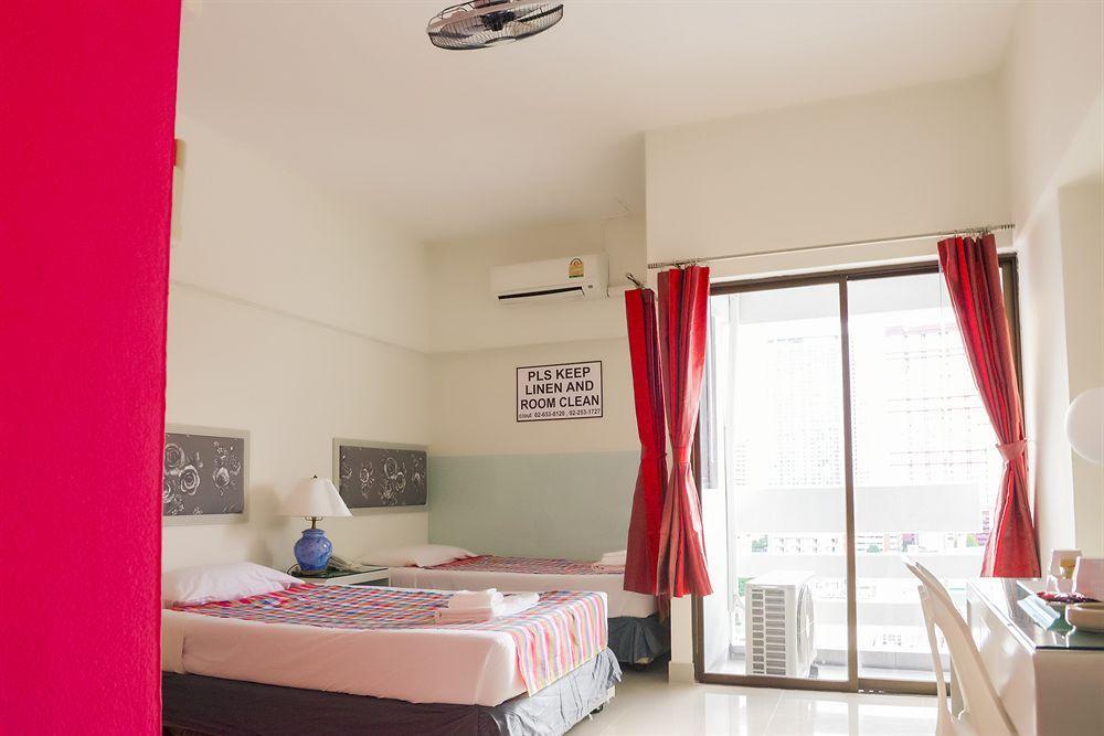 A-2 House Hostel Bangkok Buitenkant foto