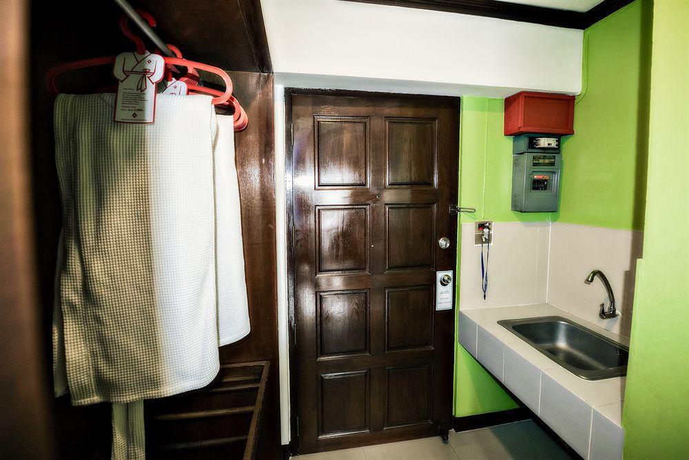 A-2 House Hostel Bangkok Buitenkant foto