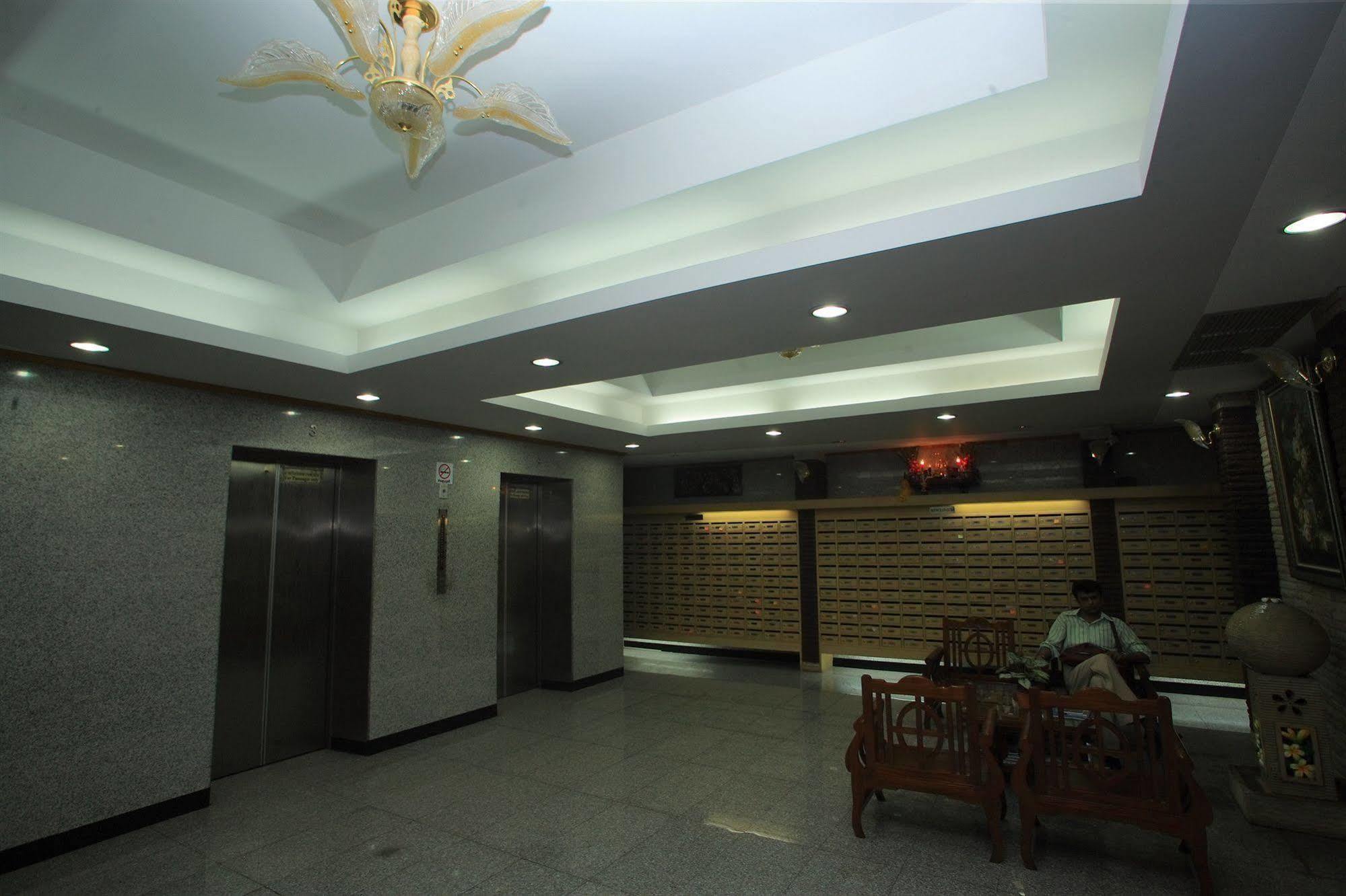 A-2 House Hostel Bangkok Buitenkant foto
